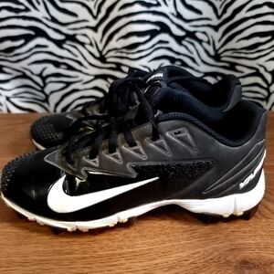 0725 Thrifted Youth Sz. 3Y Nike Molded Rubber Cleats GWOSLOO.97